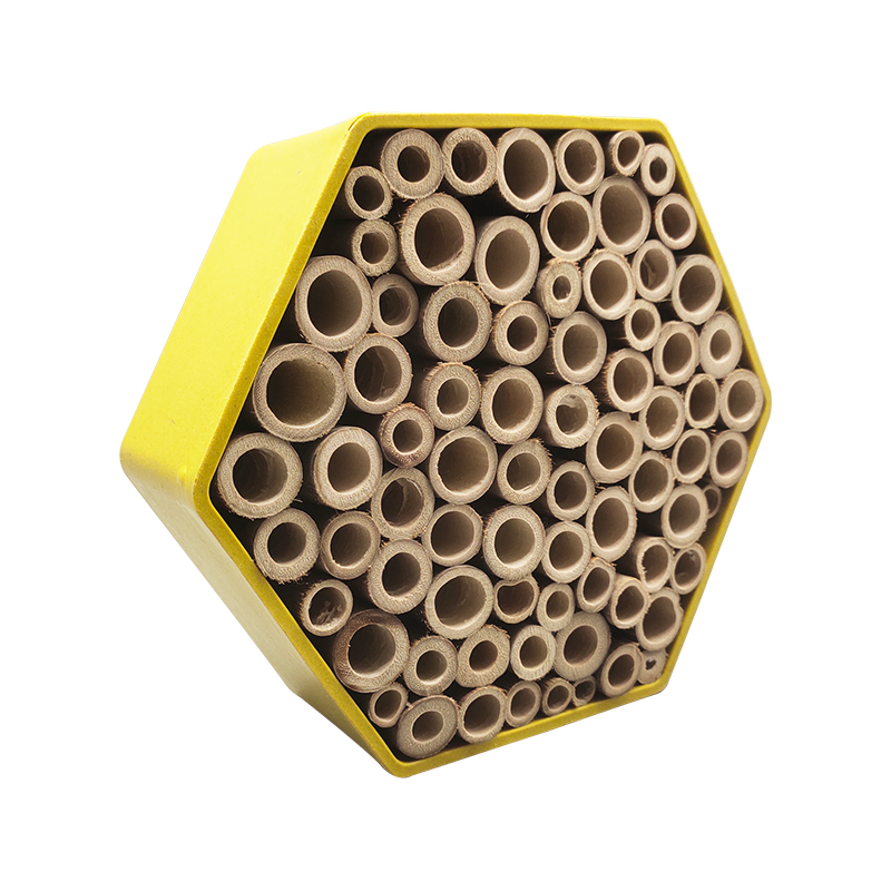 Sekskantet insekthus i bambusfiber